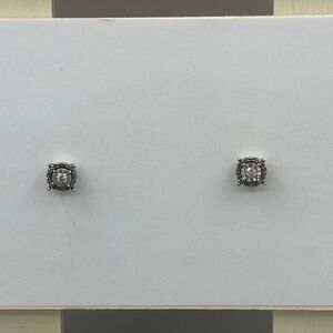 Sterling silver clear stones stud 925